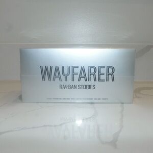 Ray-Ban Wayfarer Sunglasses - Silver